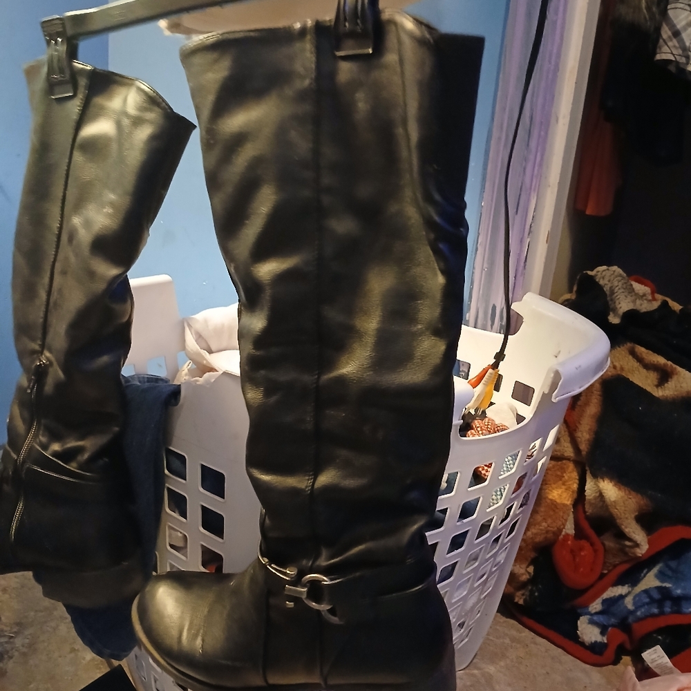 Riding boots